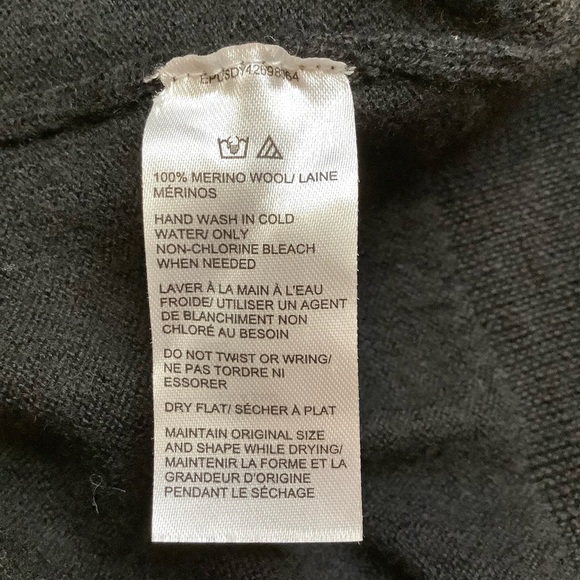 BLACK BROWN 1826 Black Merino Wool V-Neck Sweater Size M - Picture 11 of 13